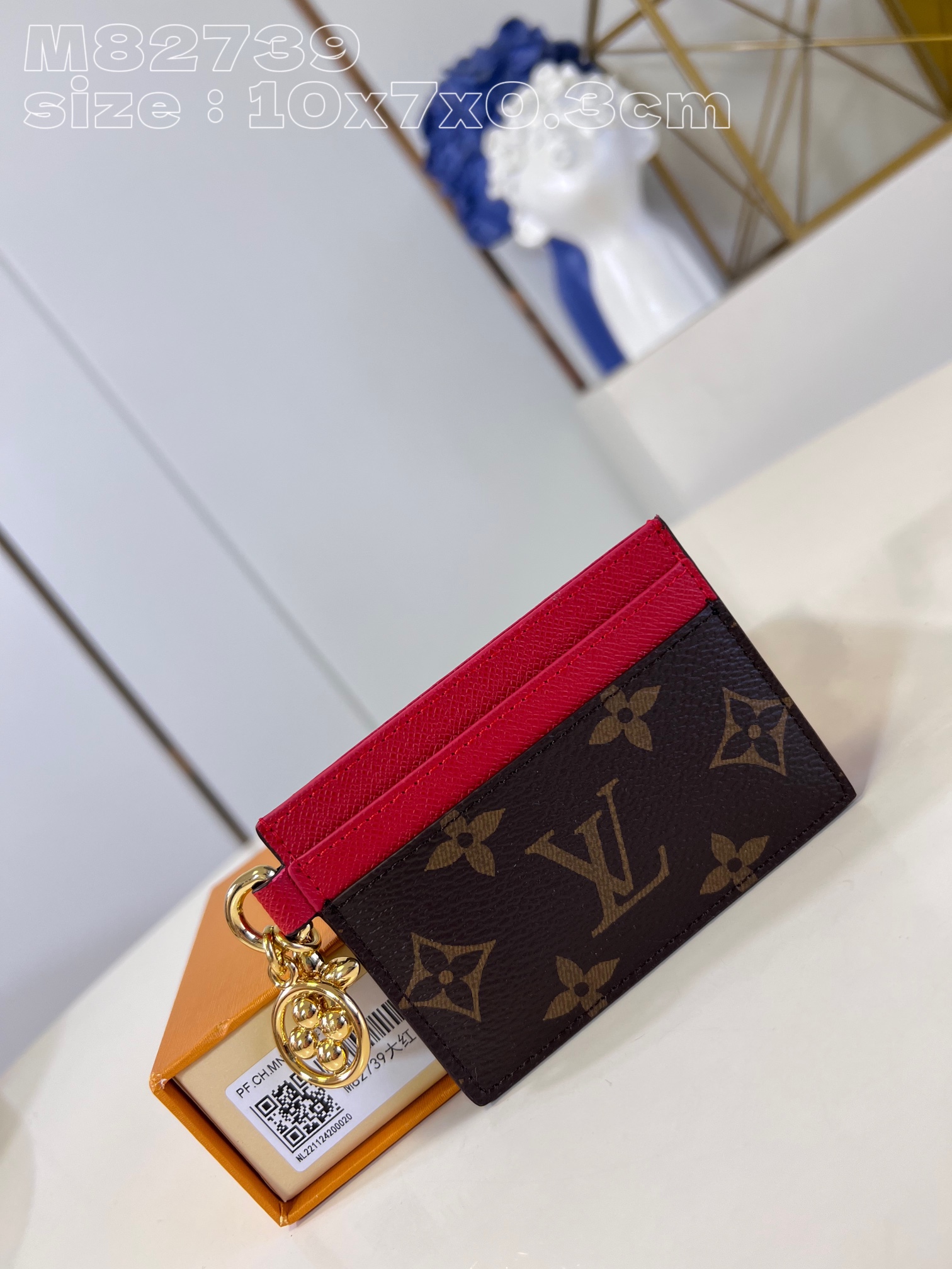 LV M82739 10.2 x 7.3 x 0.3 cm