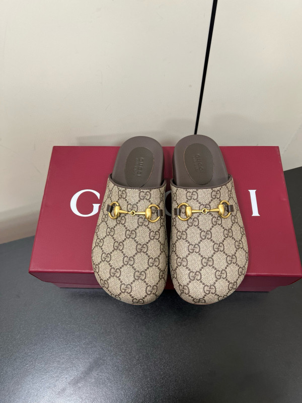 Gucci shoes 954248