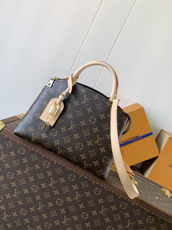 LV GRAND PALAIS M45900