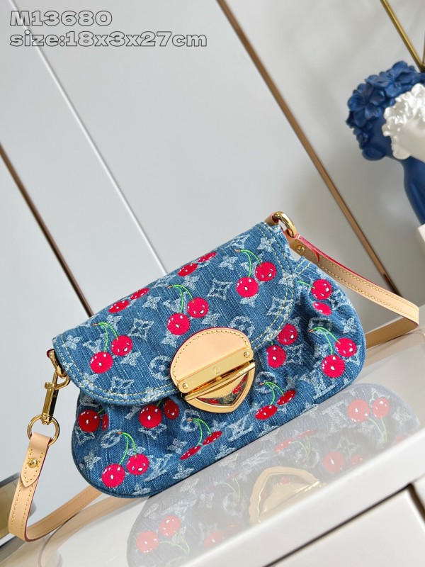 LV Monogram M13680