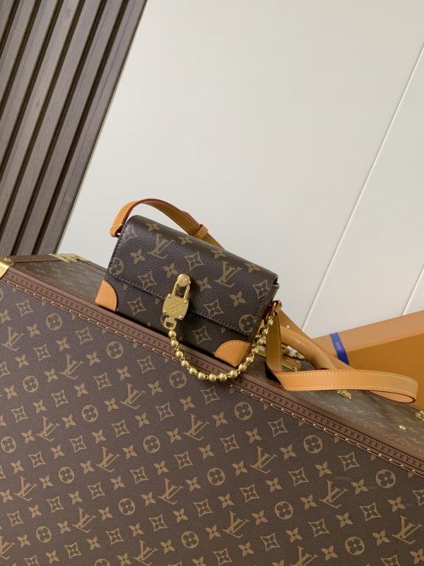 LV Pharrell Williams M14738