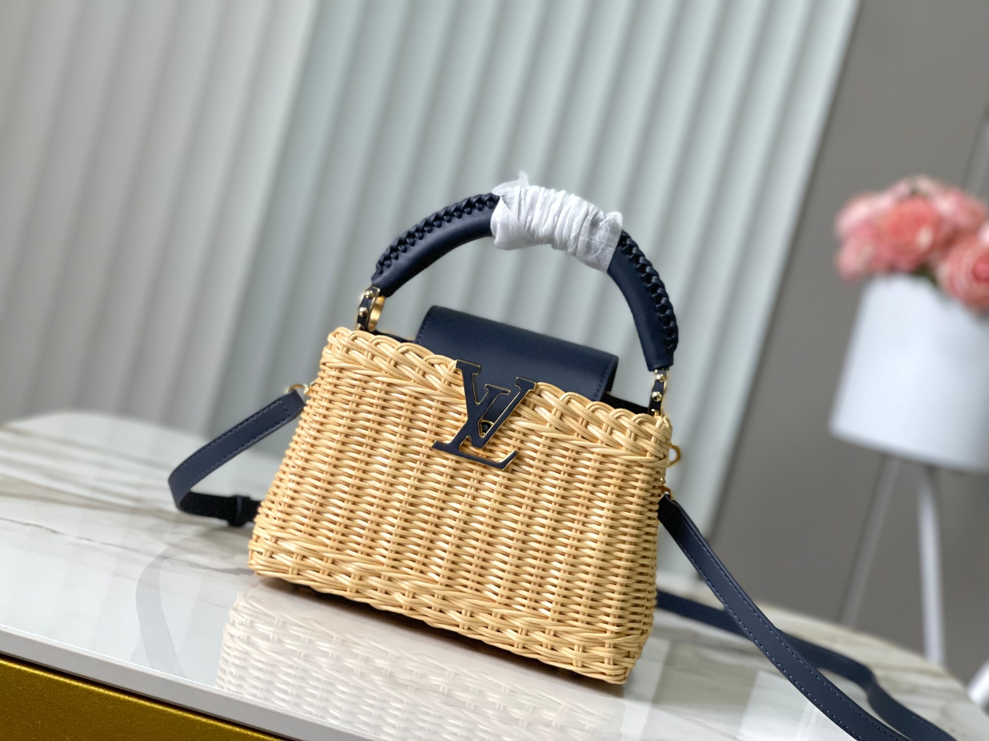 LV Capucines M14366