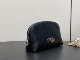 LV POCHETTE COSM M15205