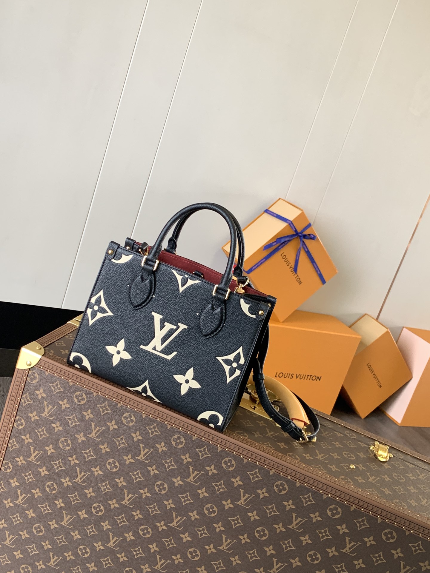 LV OnTheGo Tote M45659