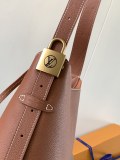 LV Low Key Hobo M25352