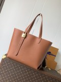LV Low Key Cabas M25341