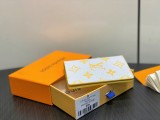 LV Monogram Glow M14769