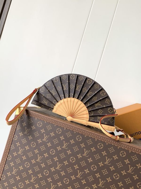 LV Monogram M14804