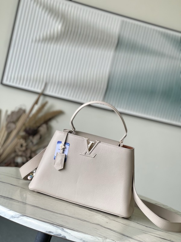 LV Capucines Souple M12929