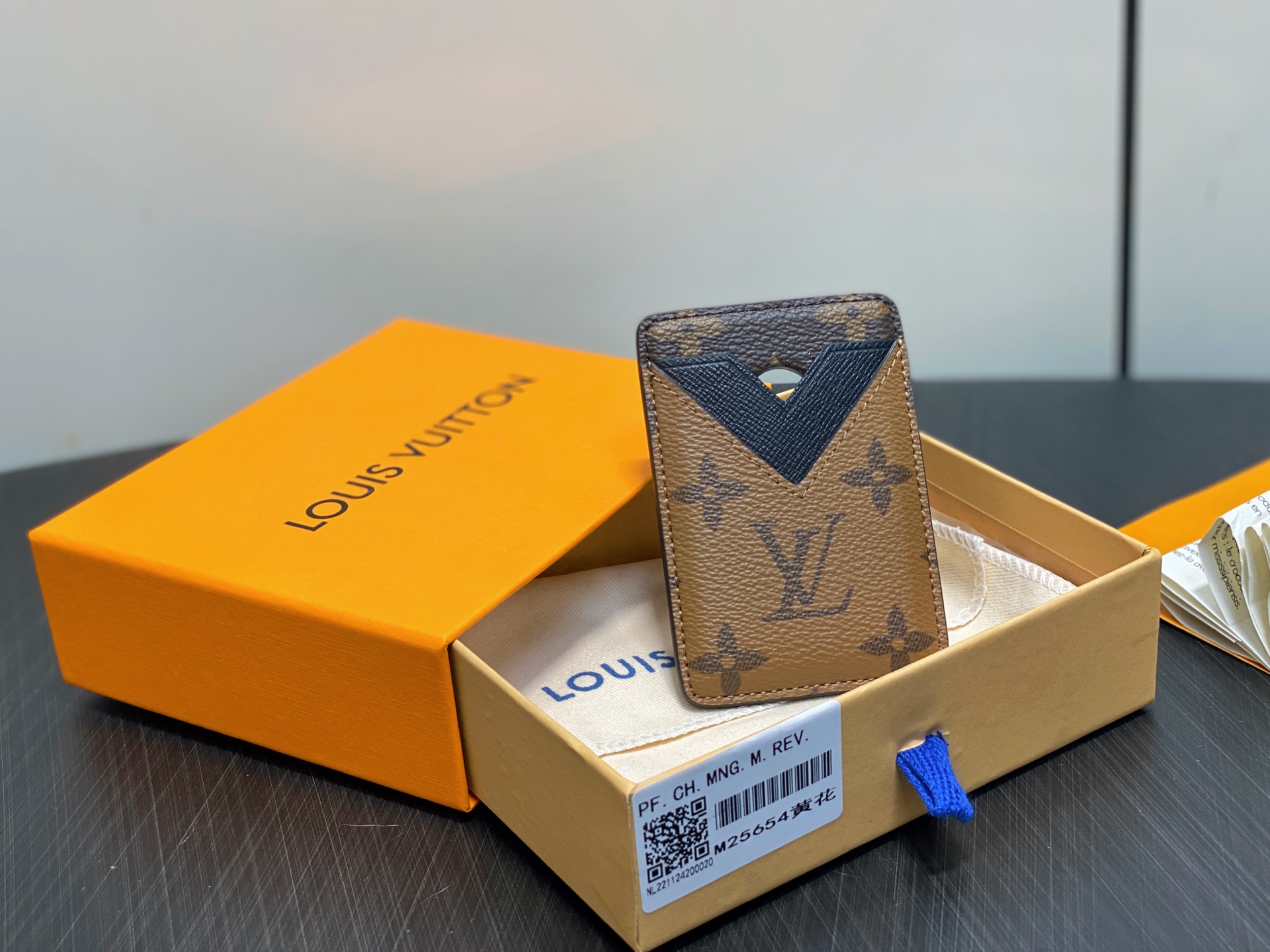 LV Monogram M25654