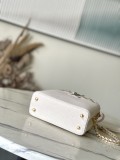 LV Capucines M11964
