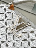 LV Capucines M25497