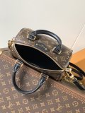 LV Monogram Reverse M13146