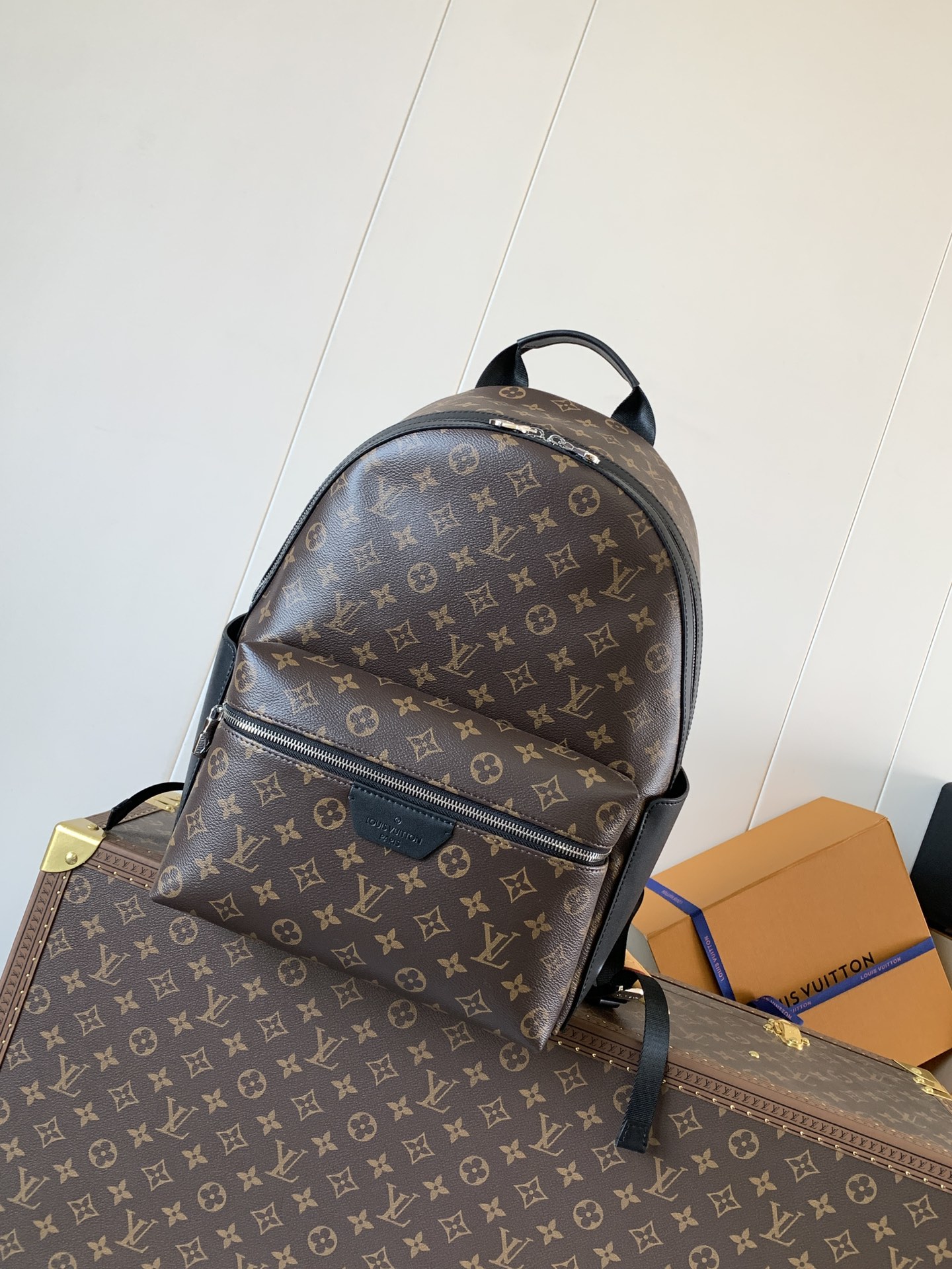 LV Monogram Eclipse M46684