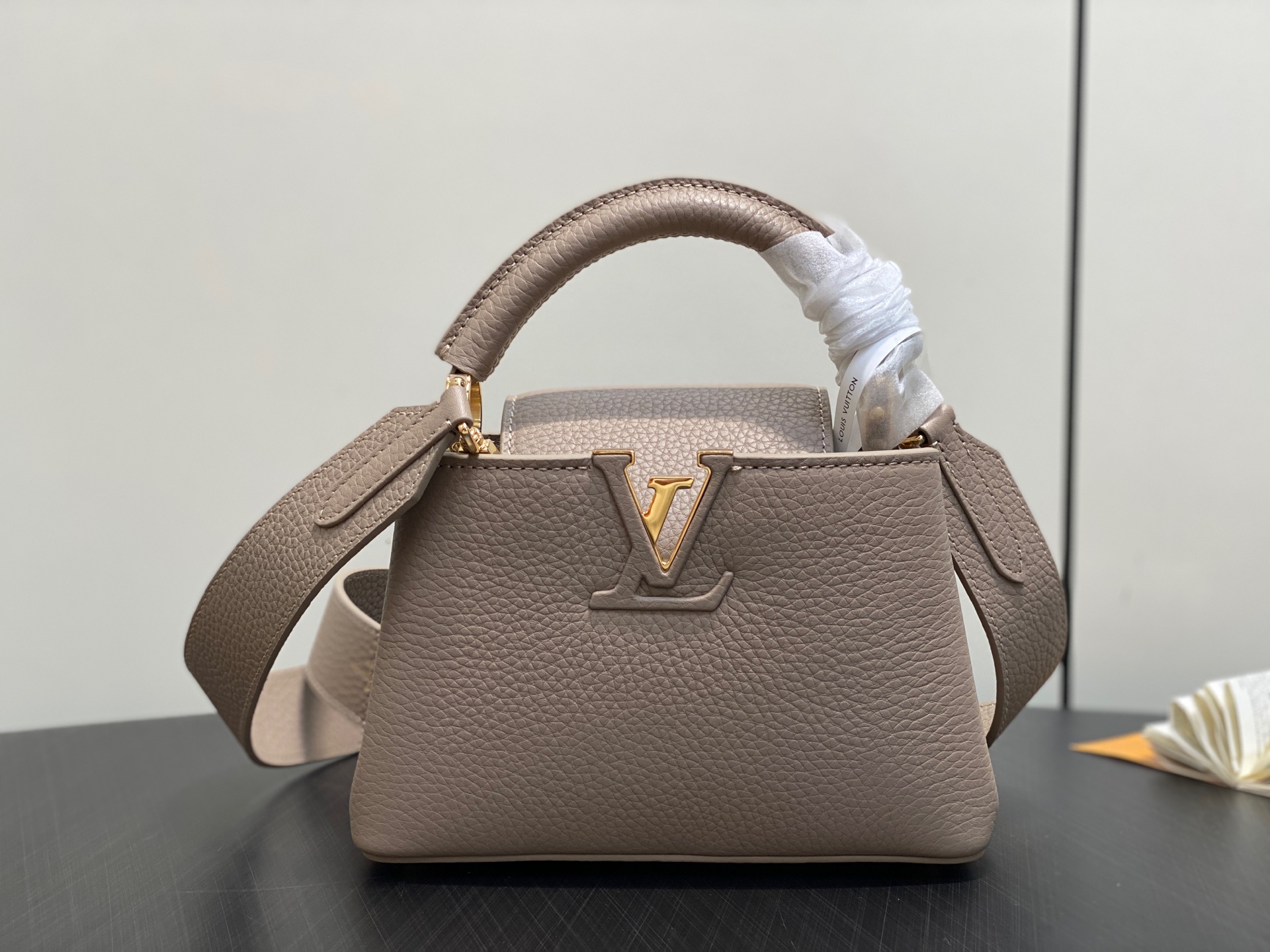 LV Capucines M56071