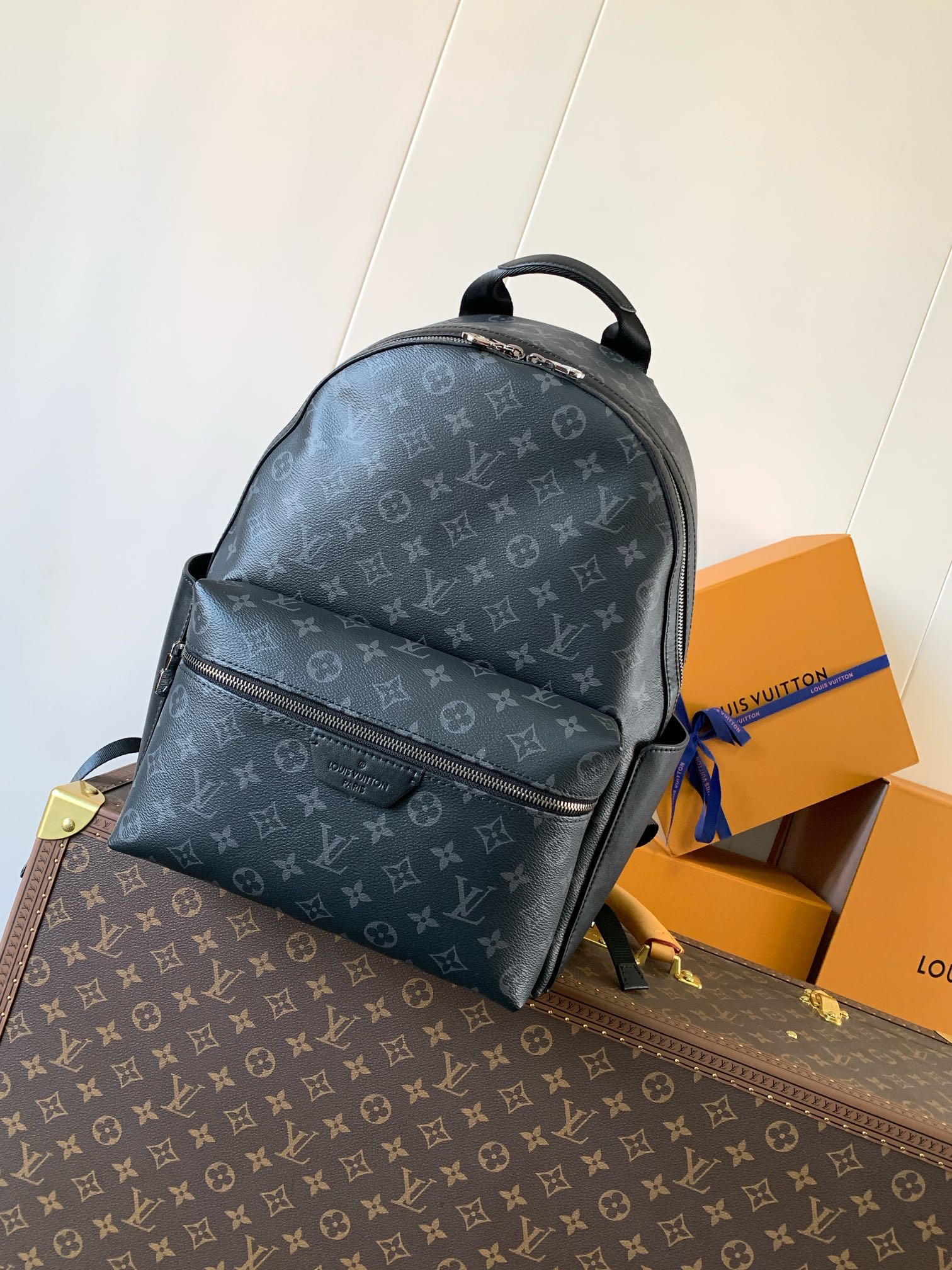 LV Monogram Eclipse M22558