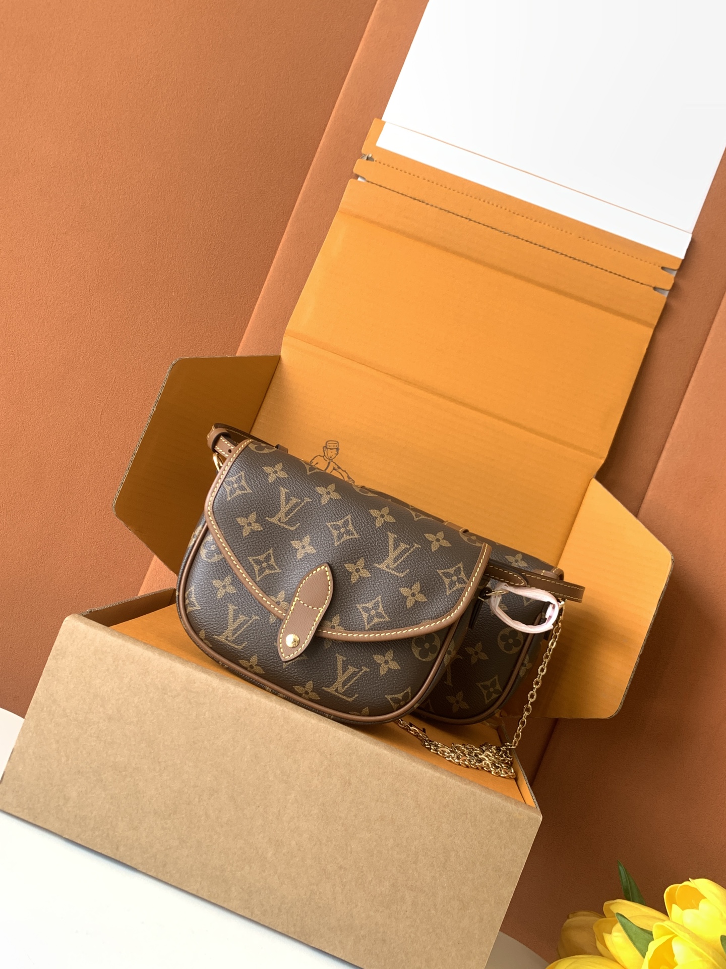 LV Monogram M26592