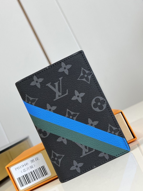LV M01946