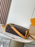 LV SIDE TRUNK M14513