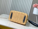 LV Capucines M14366