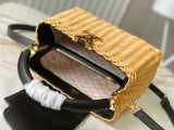 LV Capucines M26003