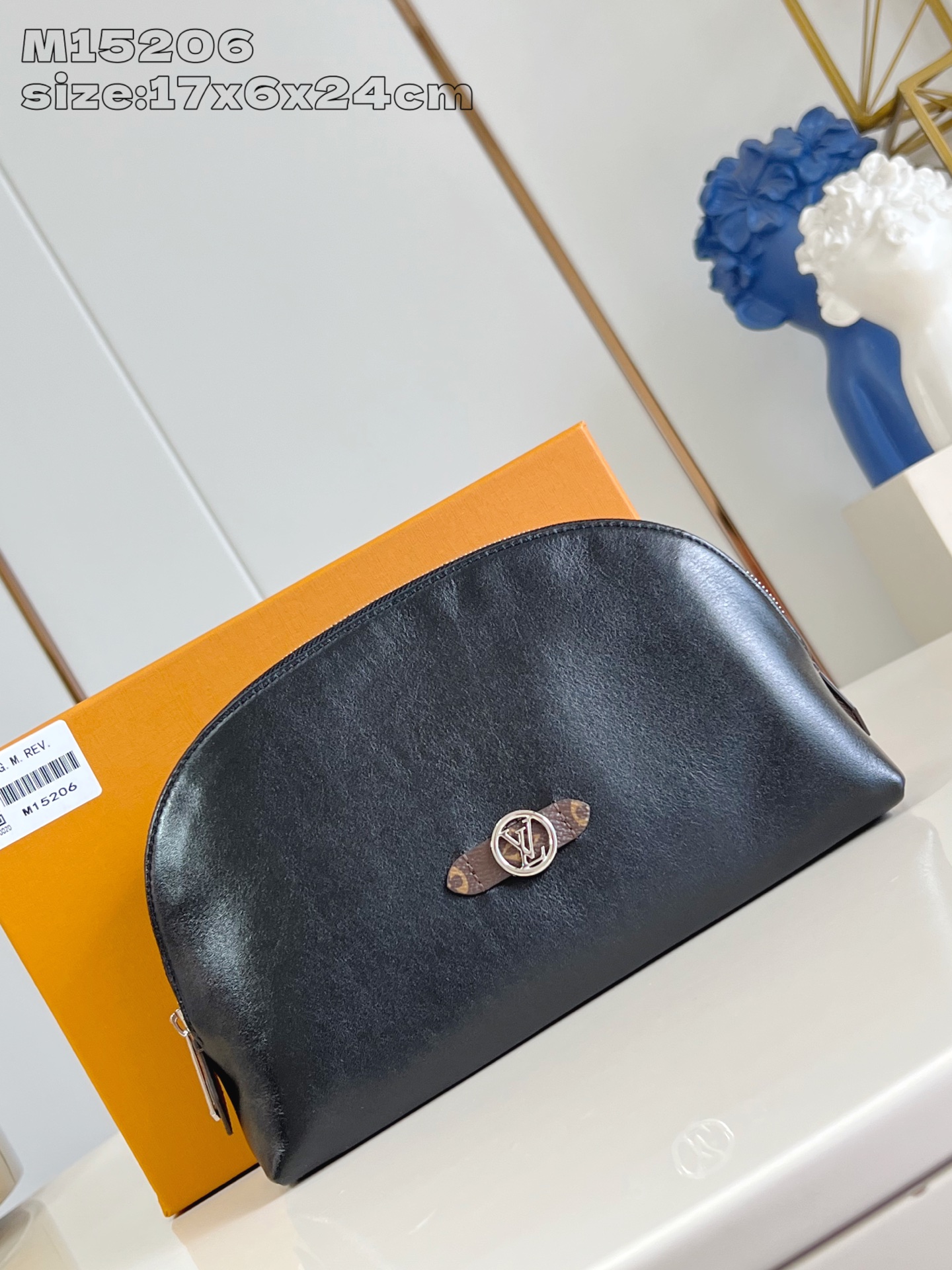 LV Pochette Cosm M15206