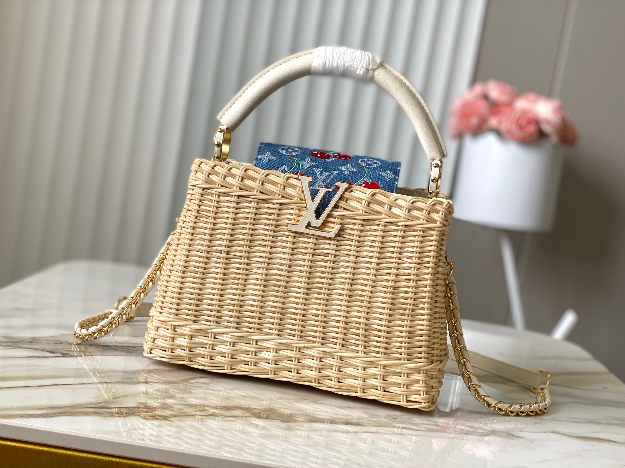 LV TM CAPUCINES M14295