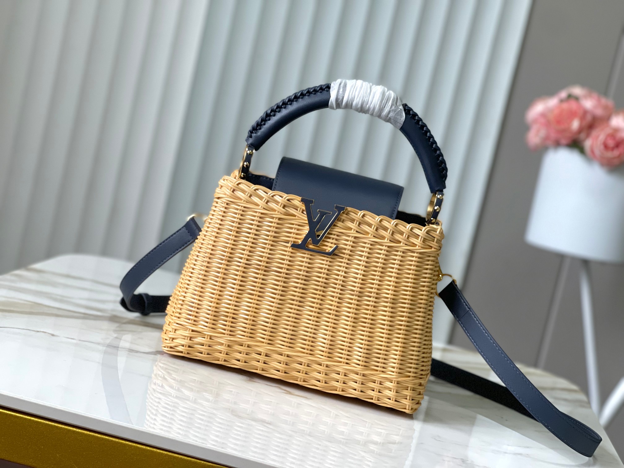 LV Capucines M14366