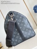 LV Keepall Bandouli M26434