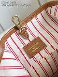 LV Low Key Hobo M25468
