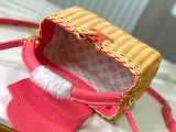 LV Capucines M26005