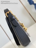 LV Pochette LV Bloom M25525