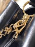 LV Capucines Souple M12924