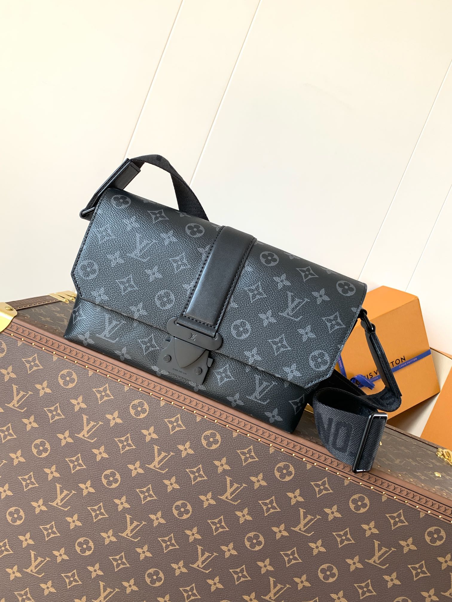 LV Monogram Eclipse N46794