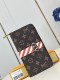 LV Monogram M01903