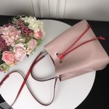 LV LOCKME BUCKET M54366