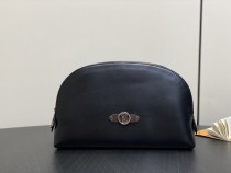 LV POCHETTE COSM M15206