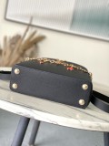 LV Capucines M13714