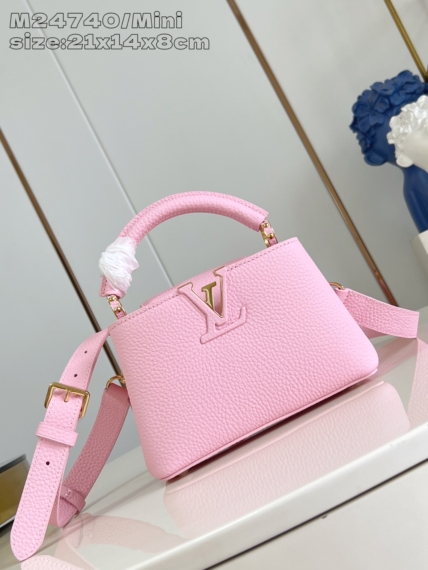 LV Capucines M24740