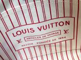LV LOW KEY HOBO M25468