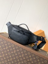 LV Monogram Shadow M47058
