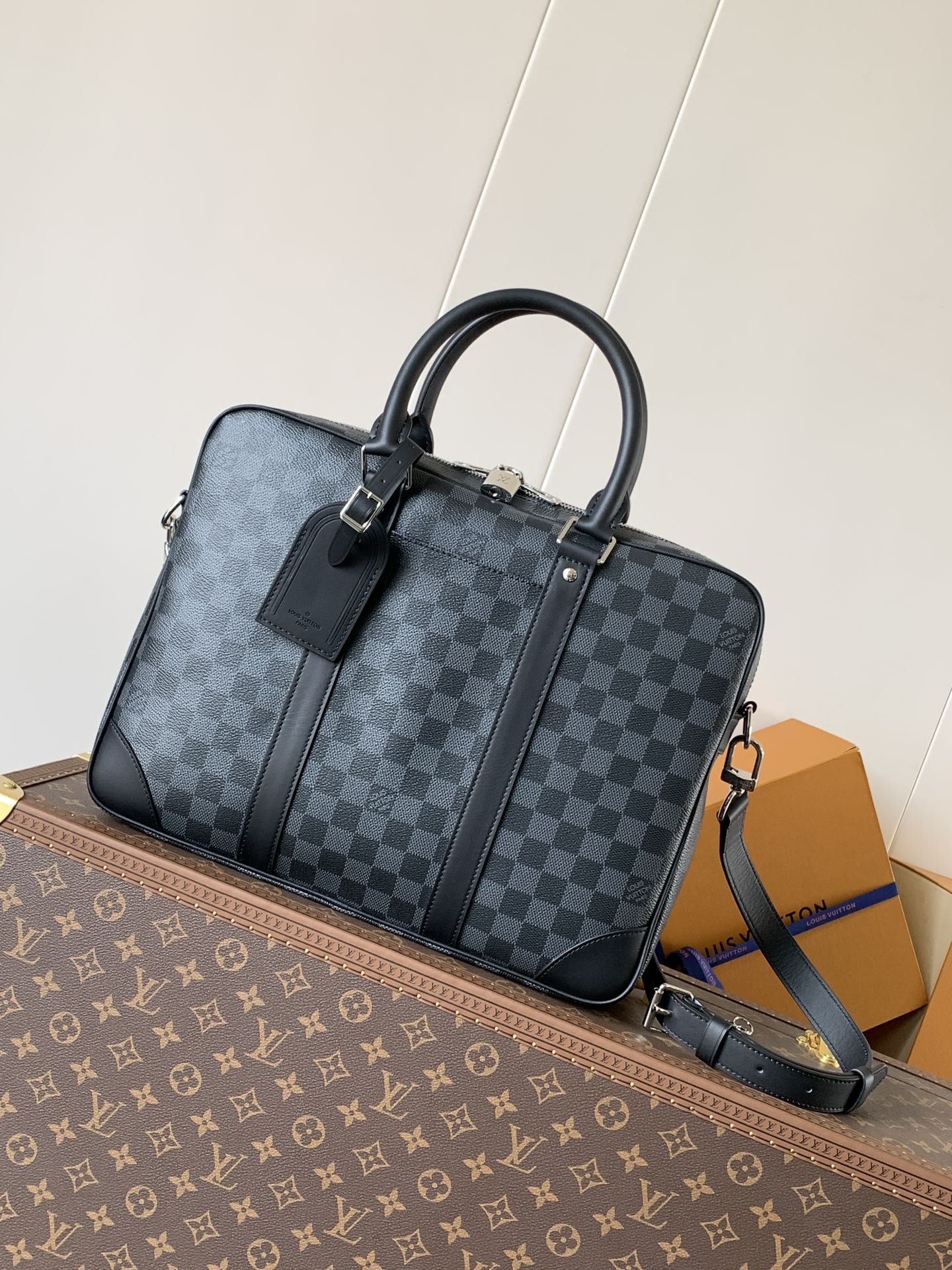 LV Damier Graphite M40445