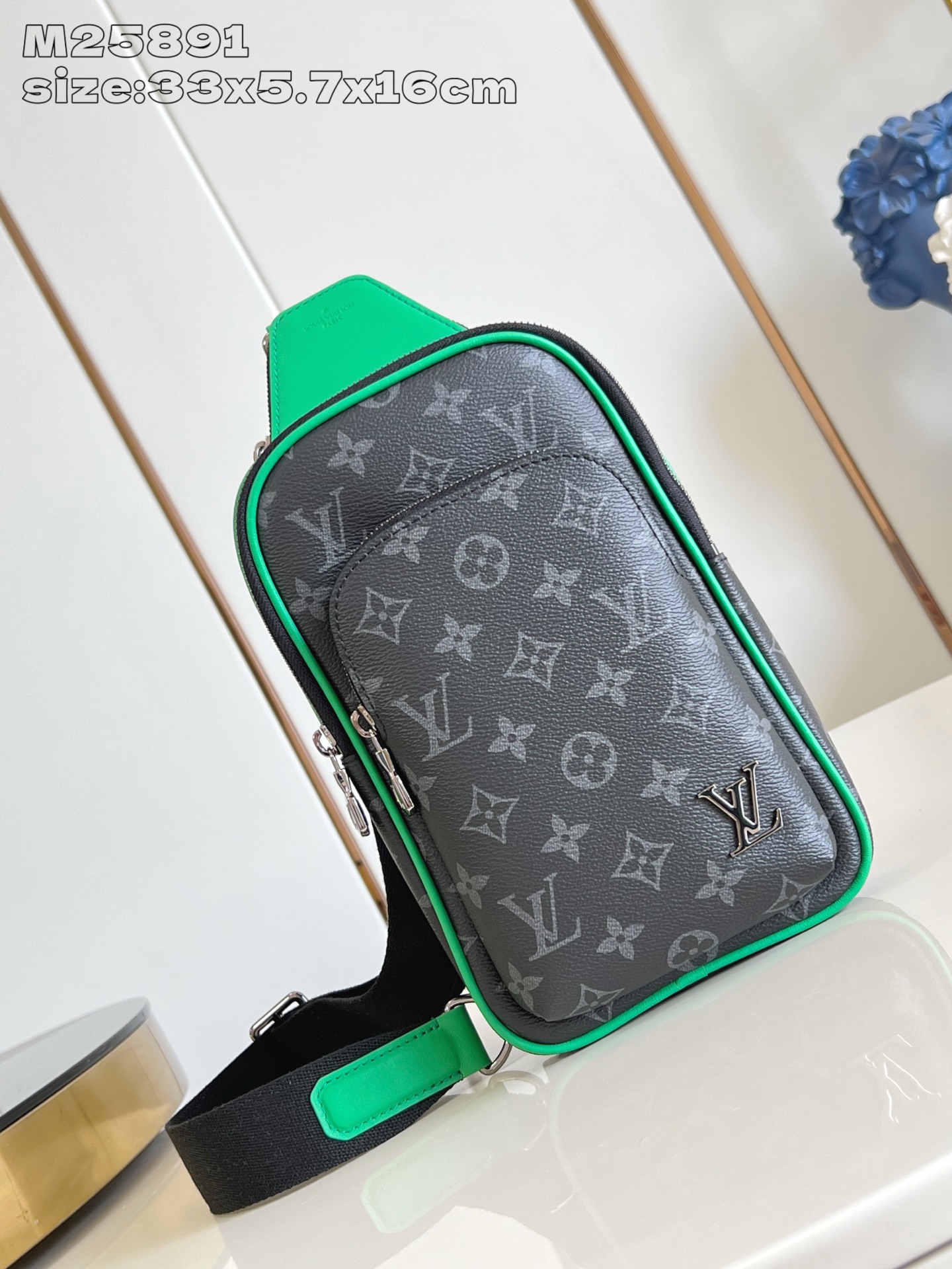 LV Monogram Eclipse M25891