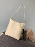 LV Low Key Hobo M25352