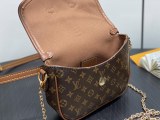 LV Monogram Cc M27096
