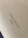 LV Low Key Hobo M25352