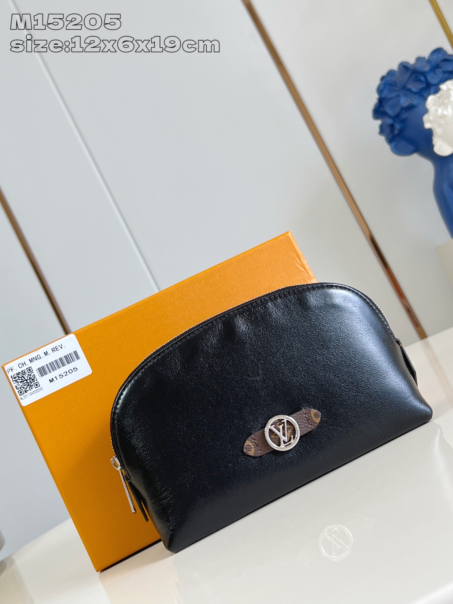 LV Pochette Cosm M15205