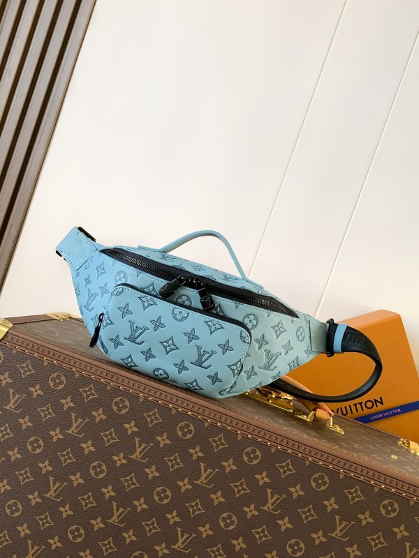 LV Monogram Shadow M14782