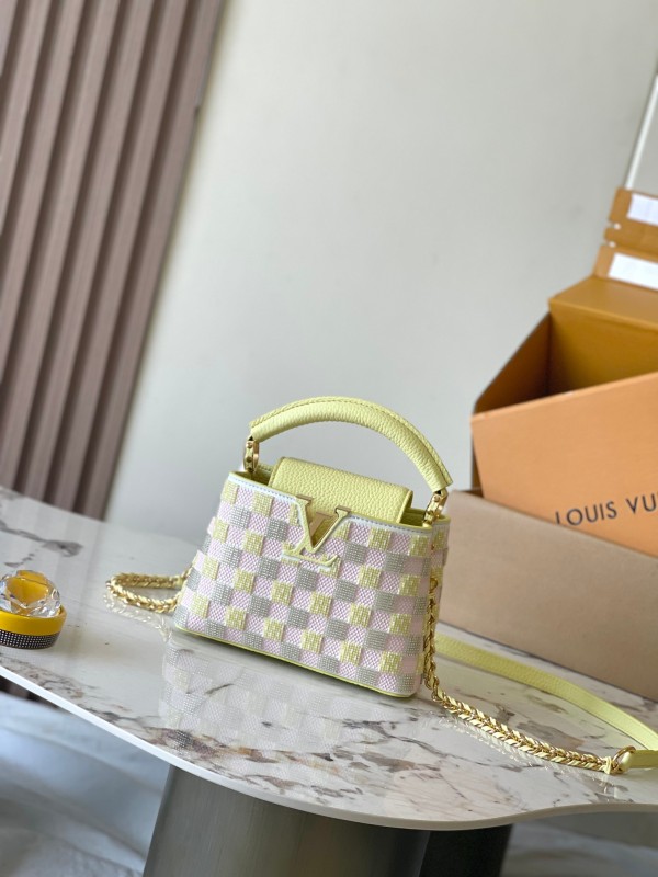 LV CAPUCINES EAST WEST M24809