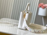 LV Capucines M13253